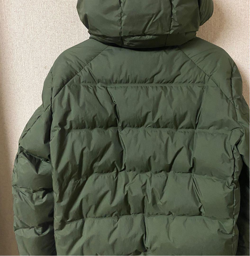 メルカリ Uniqlo ユニクロ シームレスダウンジャケット メンズ M カーキ オリーブ ユニクロ 4 800 中古や未使用のフリマ