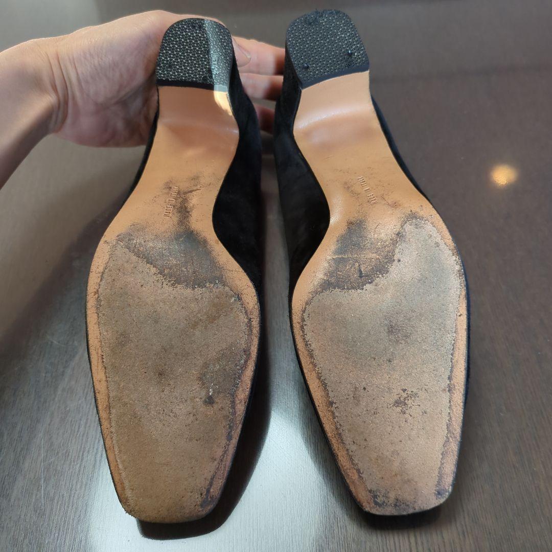 Salvatore Ferragamo　黒スエードパンプス