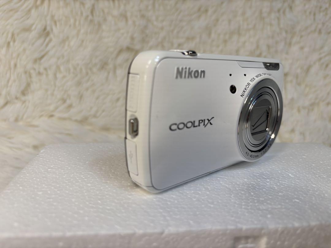 Nikon COOLPIX S800cホワイト