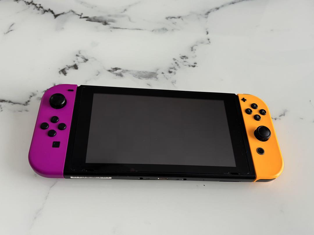※ジョイコンはつきません　本体とドッグ　2019任天堂Switch ジョイコンはつきません 本体とドッグ 2019任天堂Switch