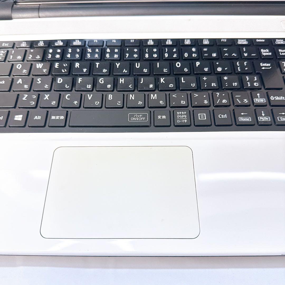 新品マウス付き♡格安❤️薄型ノートパソコン❤️Windows11❤️届いたらすぐ使える 薄型が可愛い❤️Windows11❤️新品SSD❤️マウス付き