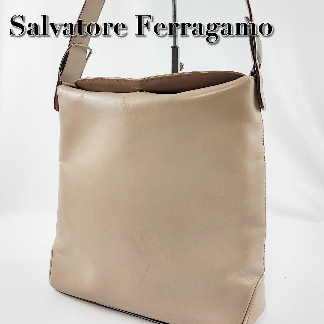 Salvatore Ferragamo サルヴァトーレ・フェラガモ ショルダー