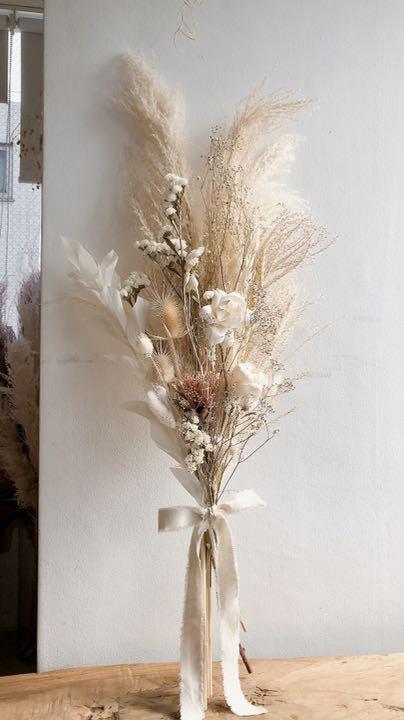 フェザーパンパスの花束 プロテア ソラフラワー入り Farmnatural In フェザーパンパスの花束 プロテア ソラフラワー入り Farmnatural In