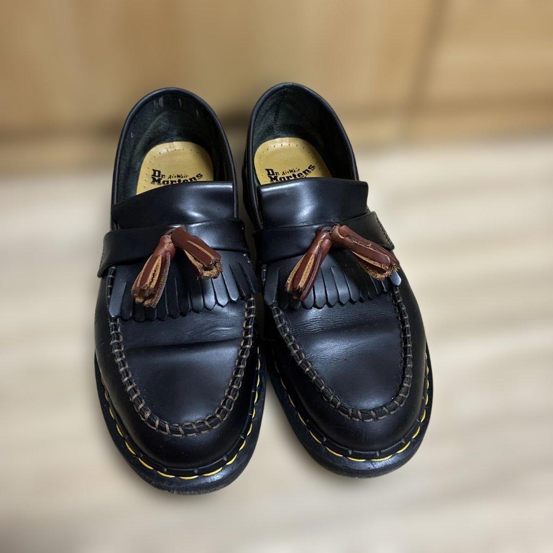 Dr. Martens タッセル付きローファー 黒