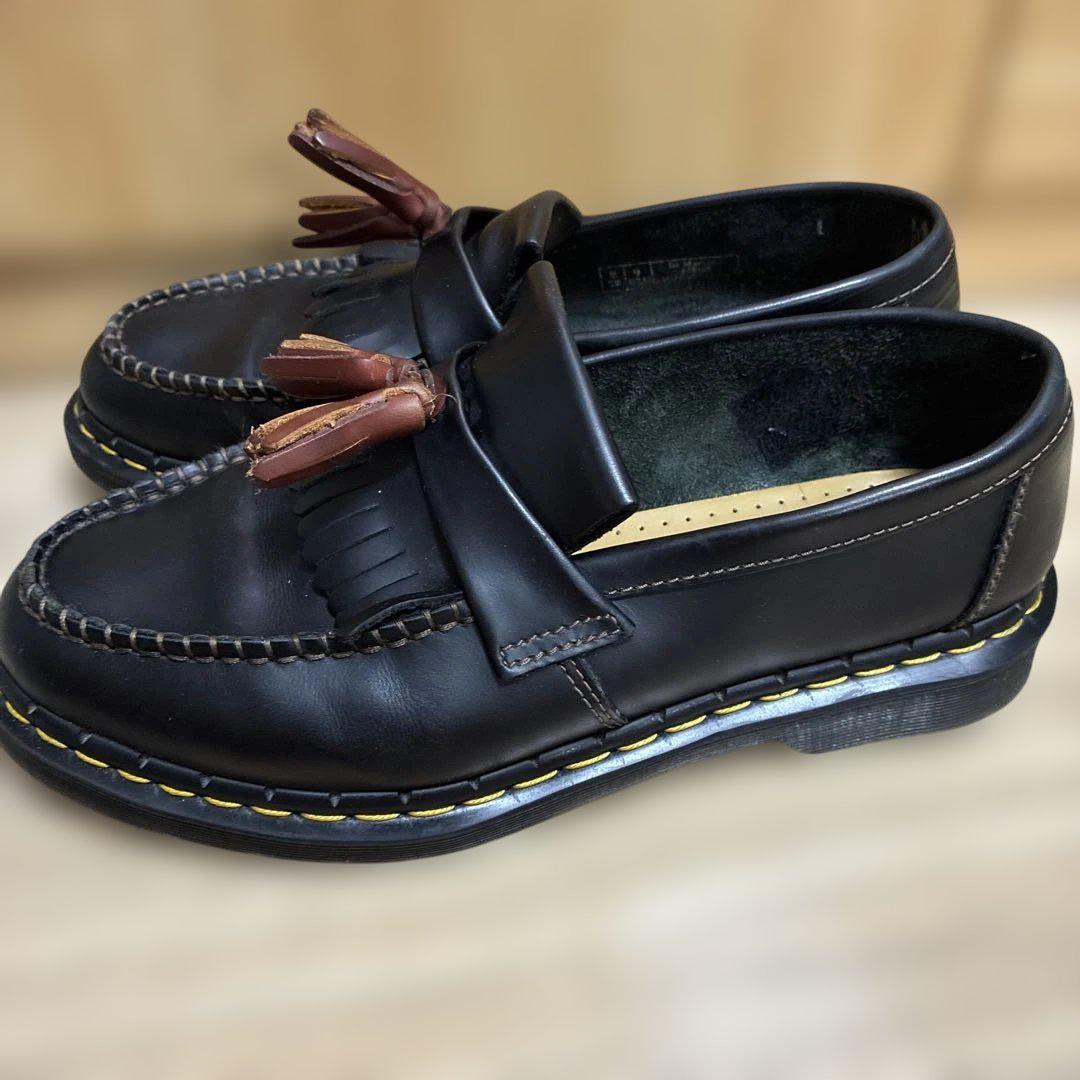Dr. Martens タッセル付きローファー 黒