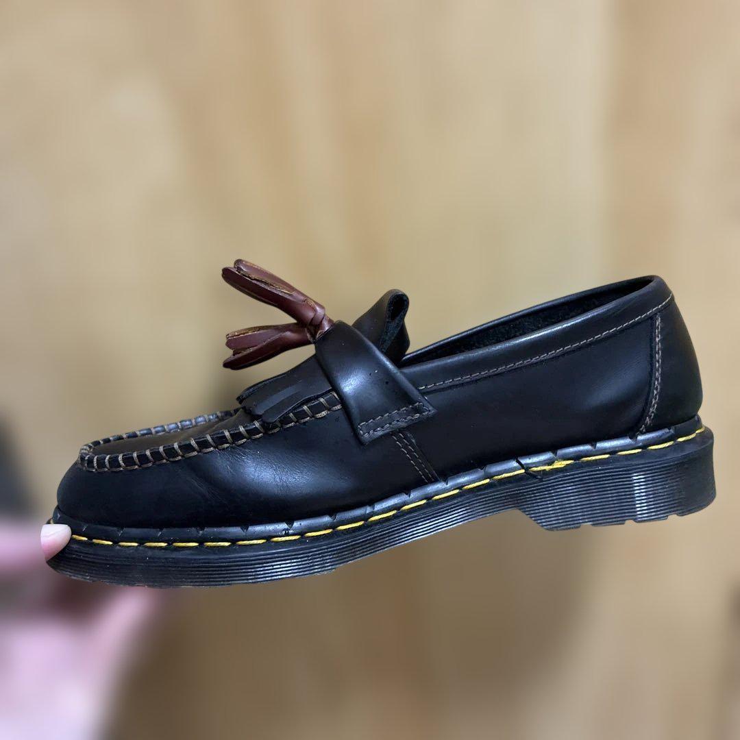 Dr. Martens タッセル付きローファー 黒