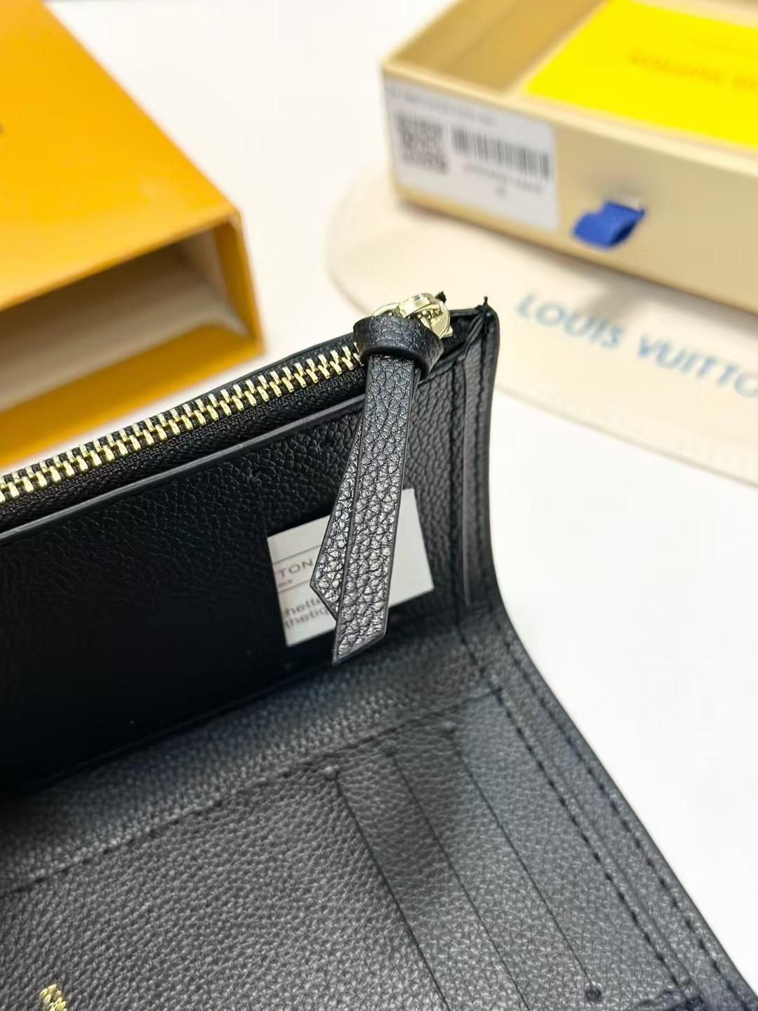 黒色 三つ折り財布