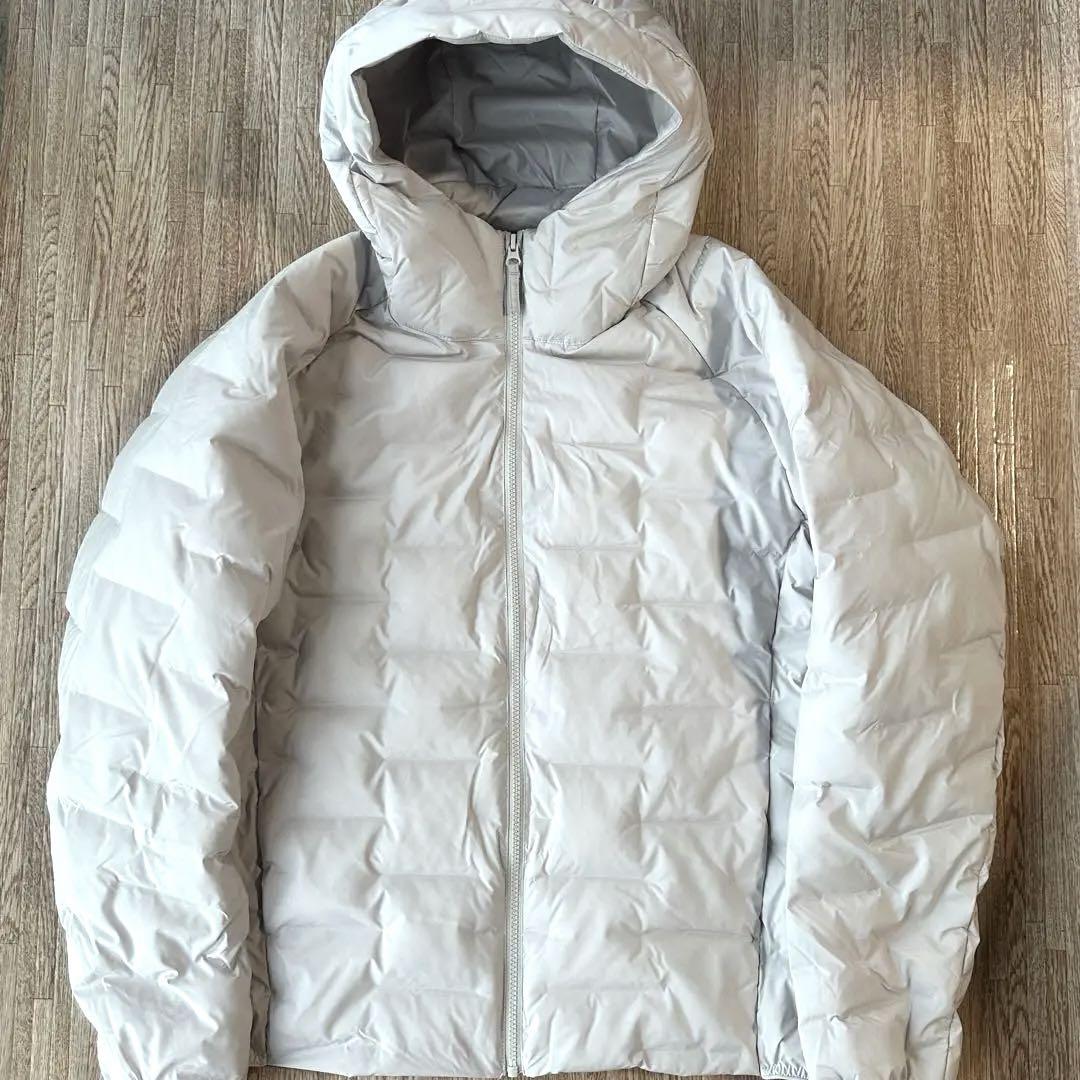 未使用タグ付き UNIQLO パフテックパーカ オフオワイト L ユニクロ公式 | パフテックパーカ