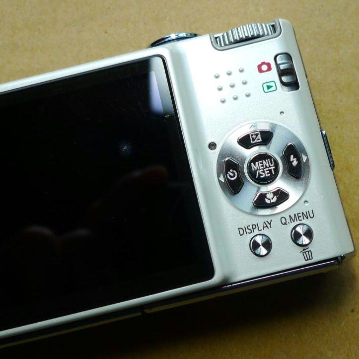 （動作確認）デジタルカメラ　Lumix　DMC-FX37　Panasonic　白