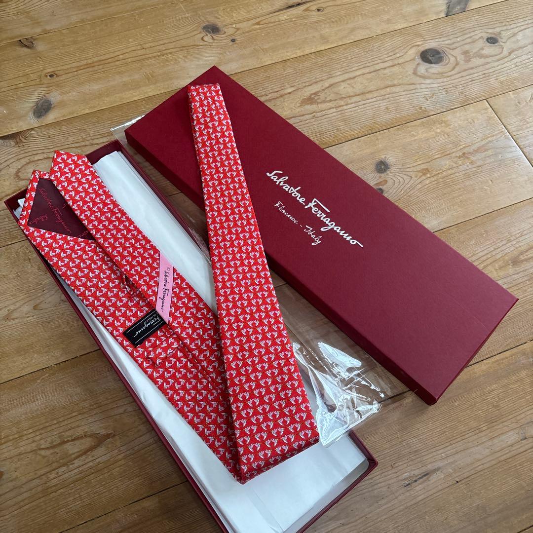 フェラガモ ネクタイSalvatore Ferragamo