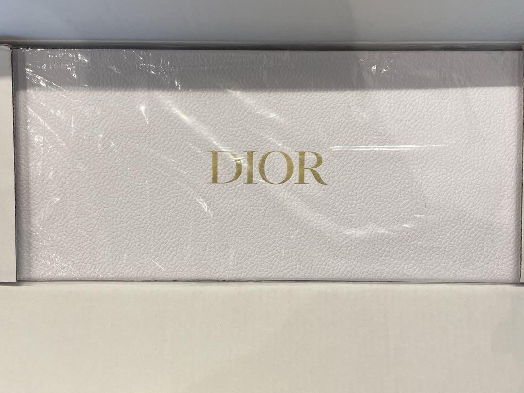 Dior プラチナ会員　バースデーギフト　ディオール