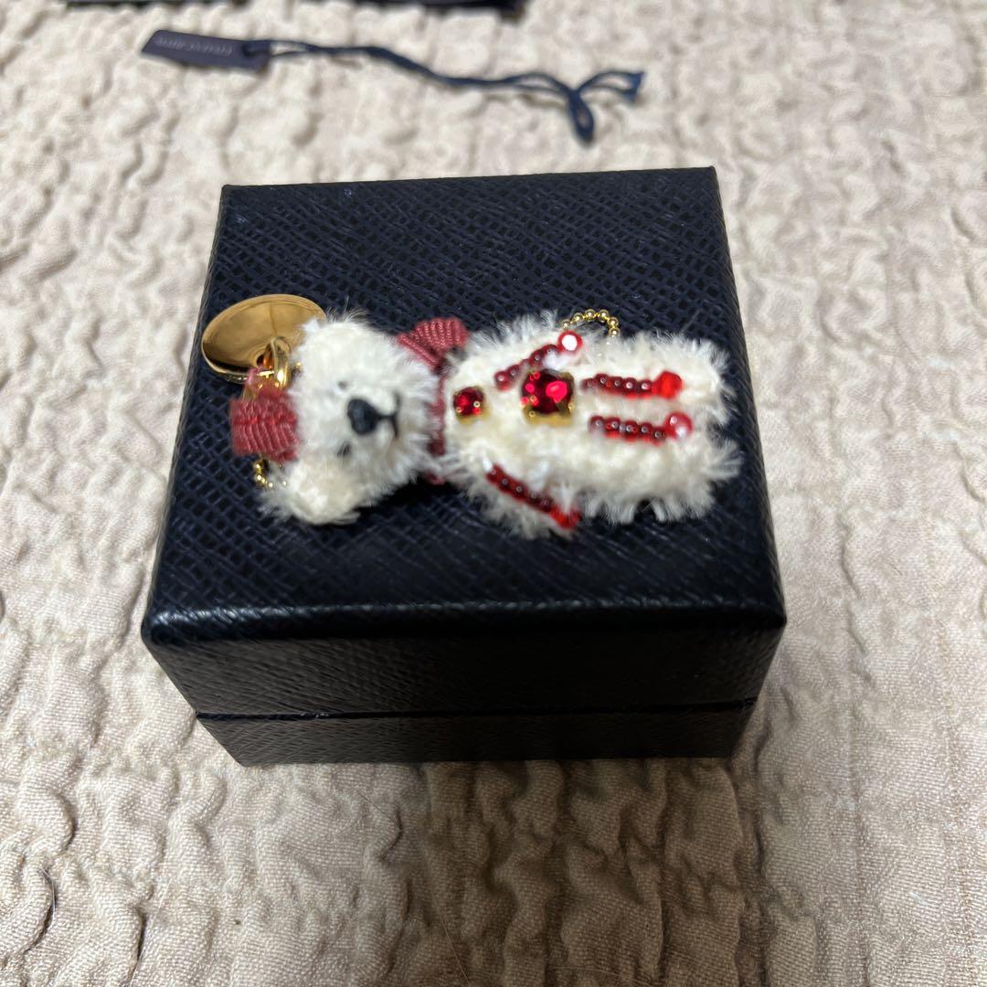 プラダ　くま　チャームキーホルダー