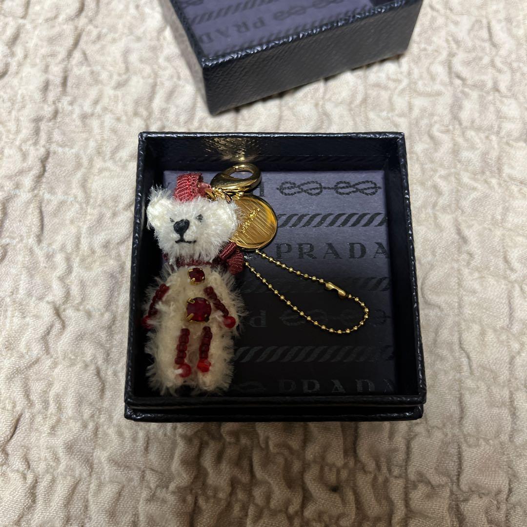 プラダ　くま　チャームキーホルダー