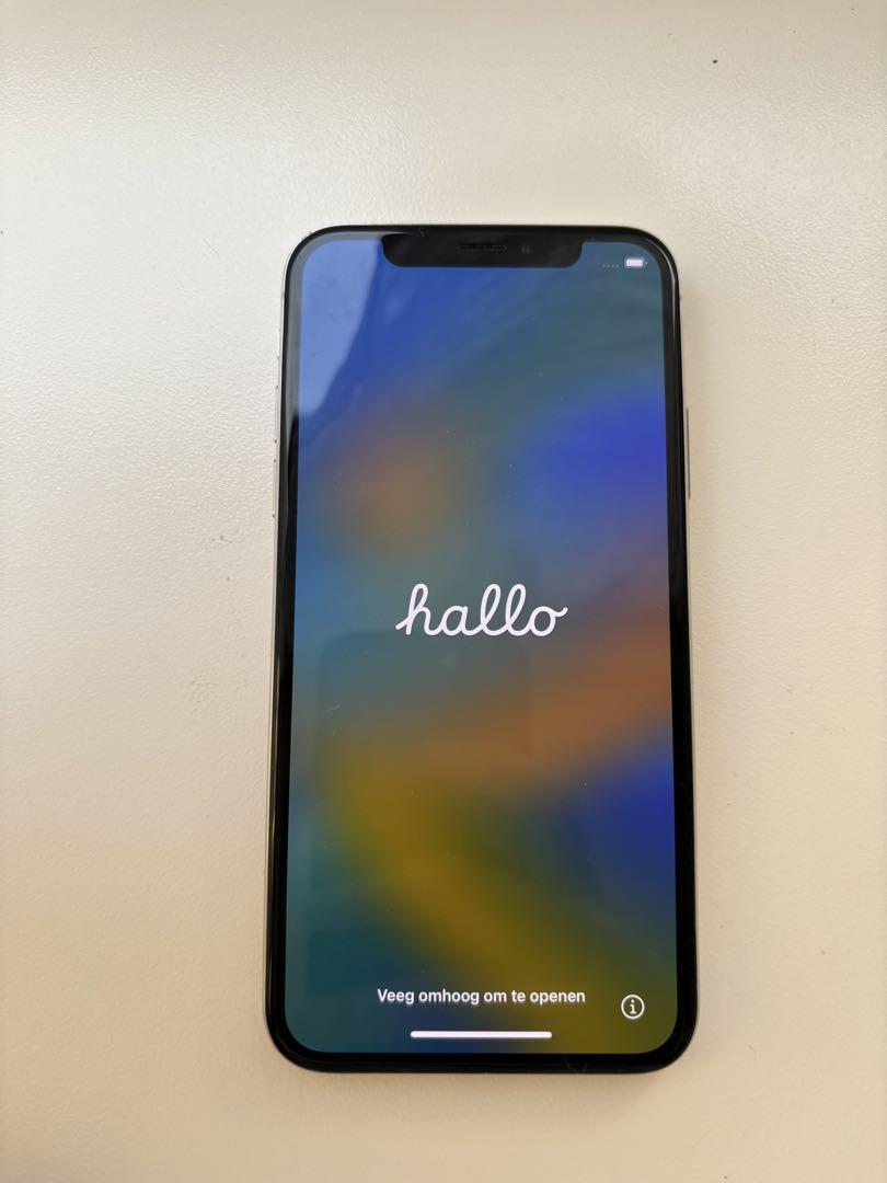 iPhone X Silver 64 GB docomo初期化済み スマートフォン本体