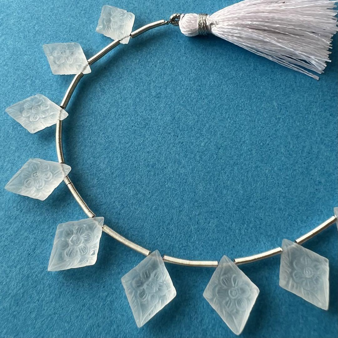 フロストクリスタルクォーツ Floral Carved Lozenge.  1連