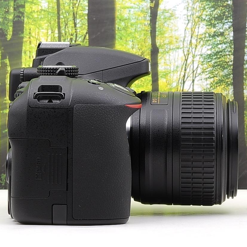 ショット数9673枚！WiFi機能付☆Nikon D5300☆初めての一眼レフに ショット数339枚！WiFi機能付☆Nikon D5300☆初めての一眼レフに