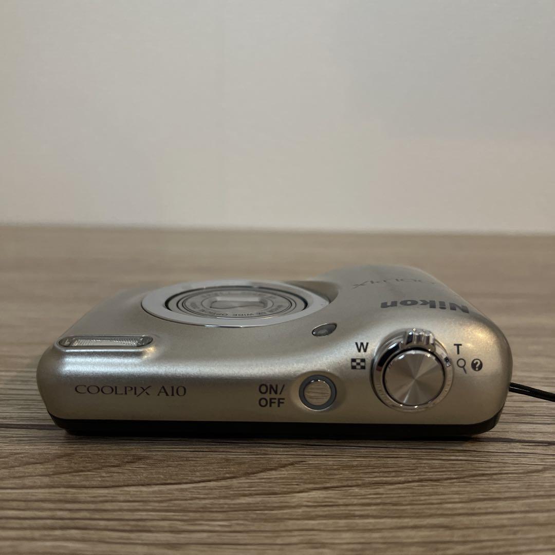 3216 Nikon COOLPIX A10 シルバー デジカメ