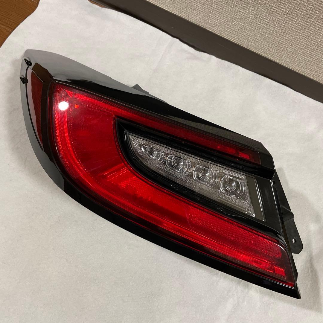 赤 黒目立った傷や汚れなし