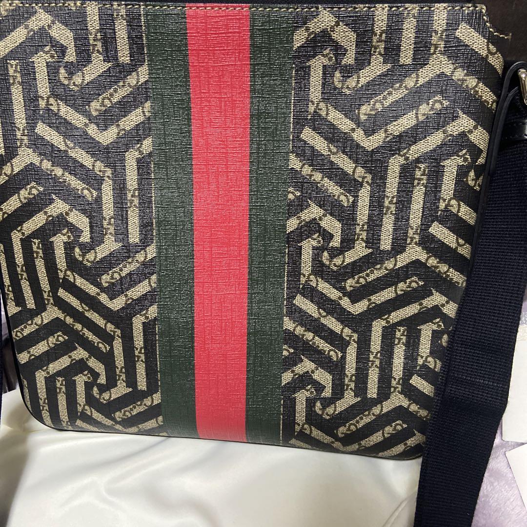 GUCCI 正規品 ビー ショルダー メンズ