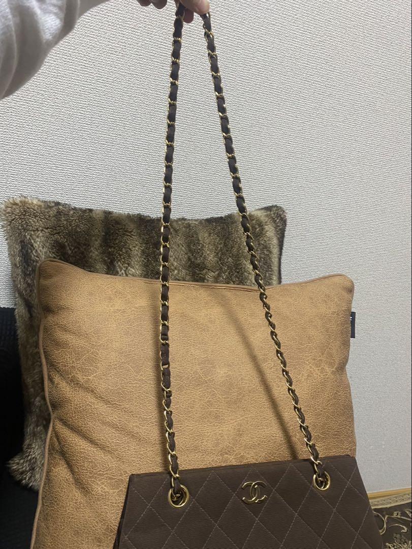 CHANEL ブラウン