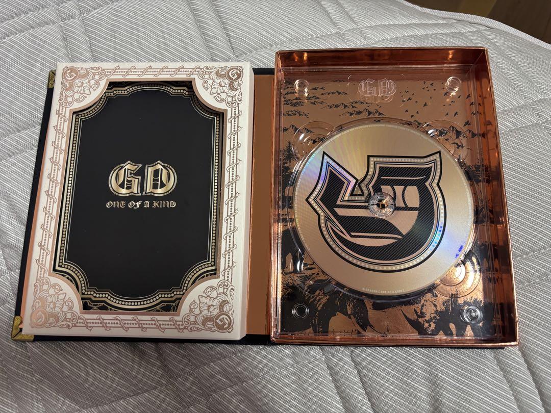 G-DRAGON DVD+CD まとめ売り　メンバー全員のサイン入りグッズ付き