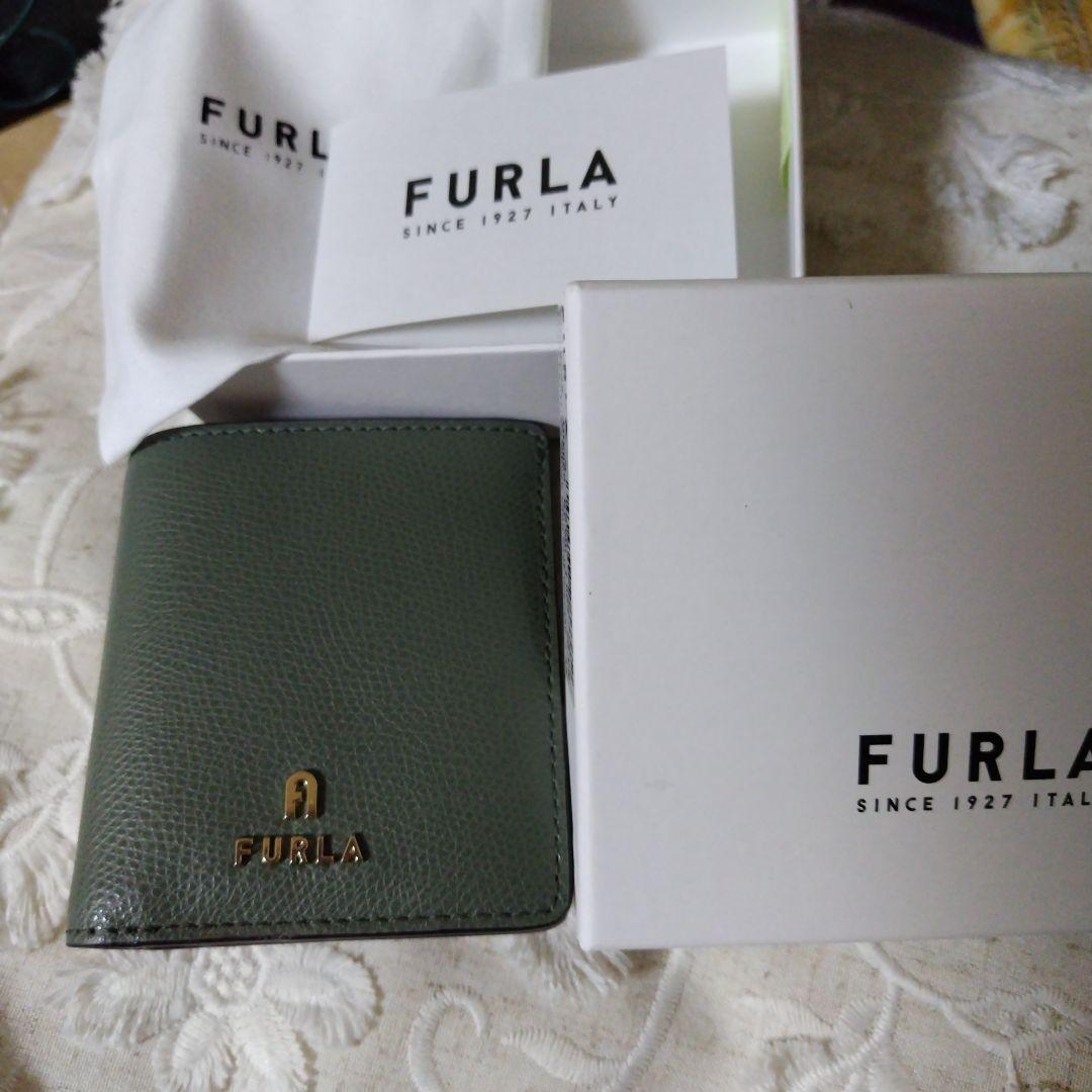 FURLA　コンパクト折財布