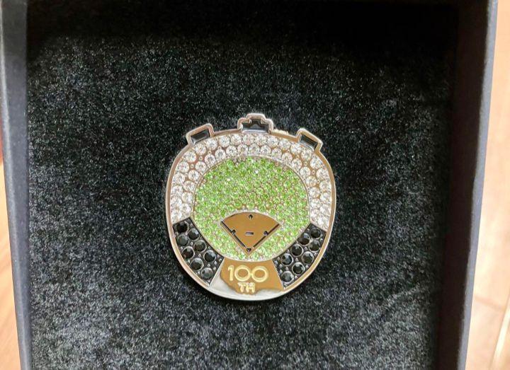 【2025】三越のお歳暮・冬ギフト 非売品】 甲子園球場開場 100周年記念品 & 2023年 チャンピオン 記念グッズ
