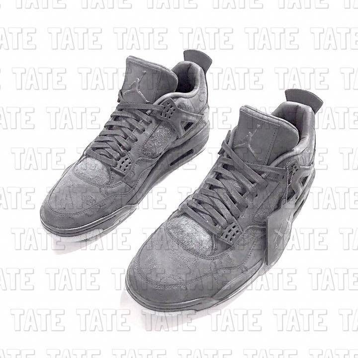 正規品 NIKE × KAWS エアジョーダン4 レトロ グレー すぐドンバス地方 × NIKE 正規品 KAWS グレー レトロ エアジョーダン4 スニーカー