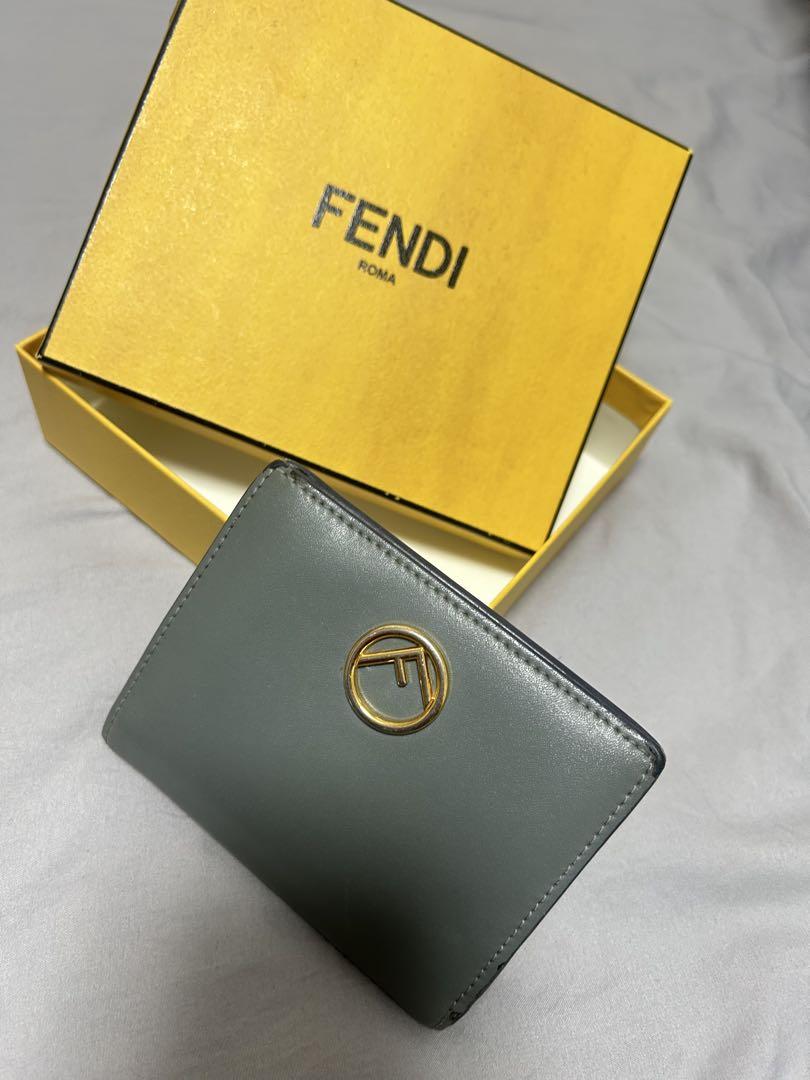 FENDI フェンディ エフイズ 二つ折り財布 限定色　ブルーグレー　F金具