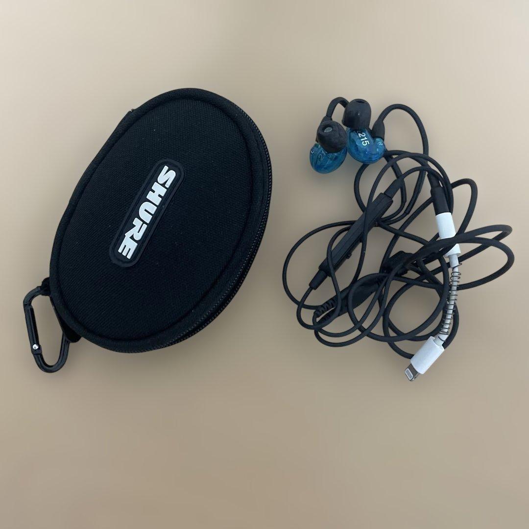 SHURE SE215 本体とケースのみ