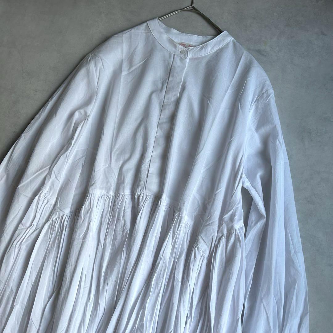 現行✨極美品✨ビアズリー ギャザーワンピース マキシ丈 洗える バンドカラー 白 美品✨ビアズリー ギャザーワンピース マキシ丈 バンドカラー