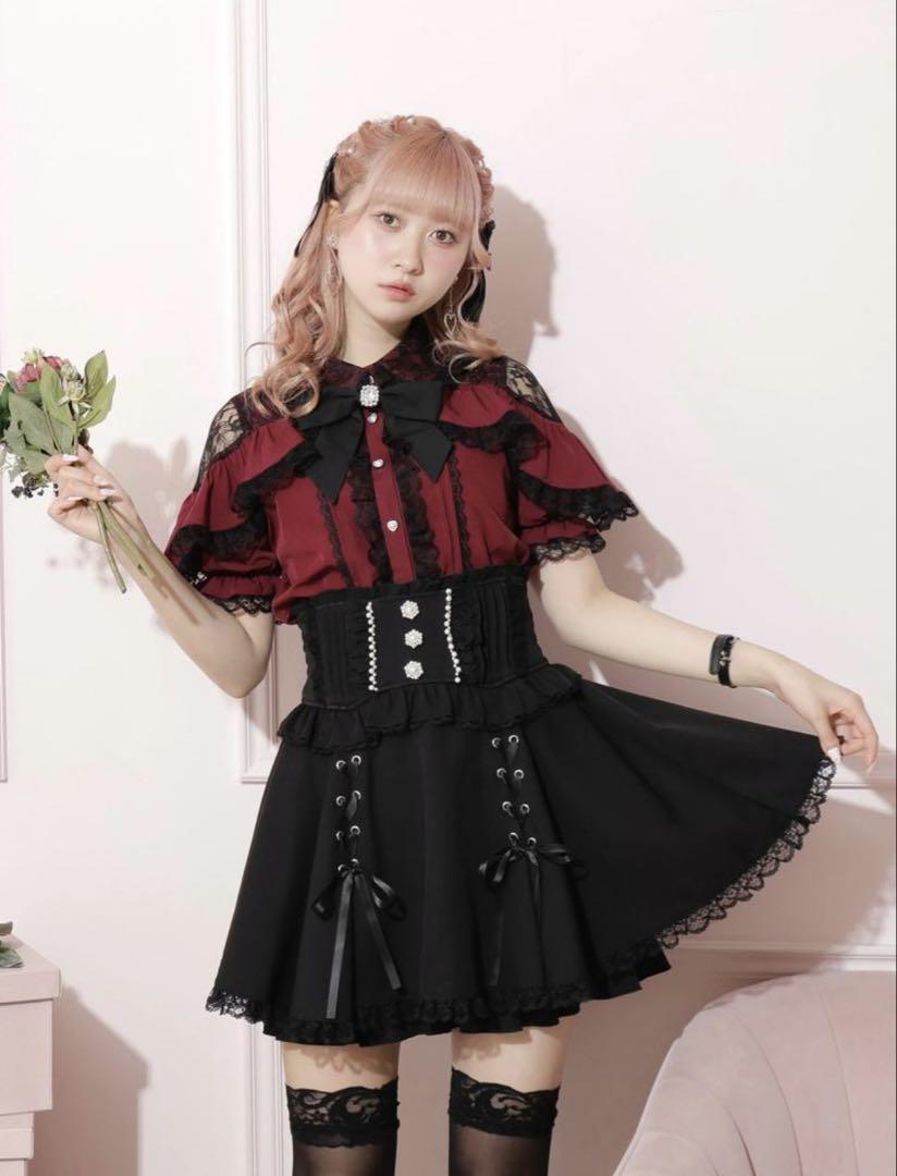 NOEMIE ケープフリルオープンショルダーブラウス 赤