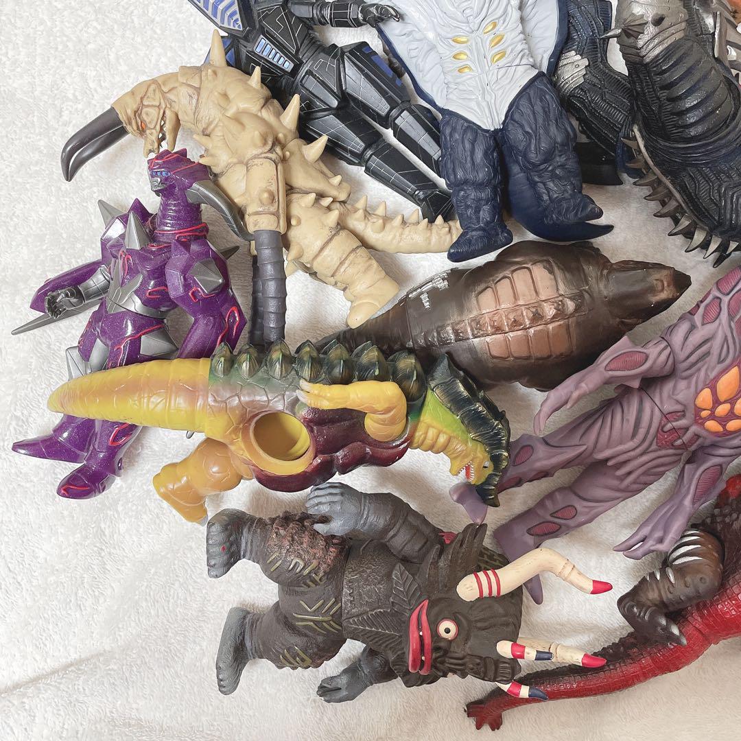 【即購入可】　怪獣　ソフビ　25体　ジャンク品　まとめ売り　ウルトラマンシリーズ