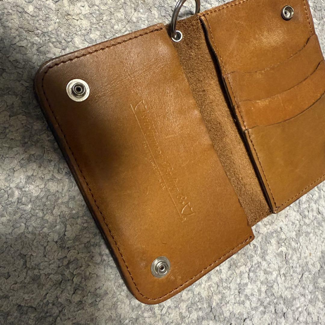 HTC ミドルウォレット ターコイズ フラワーモチーフ スタッズ ライトブラウン