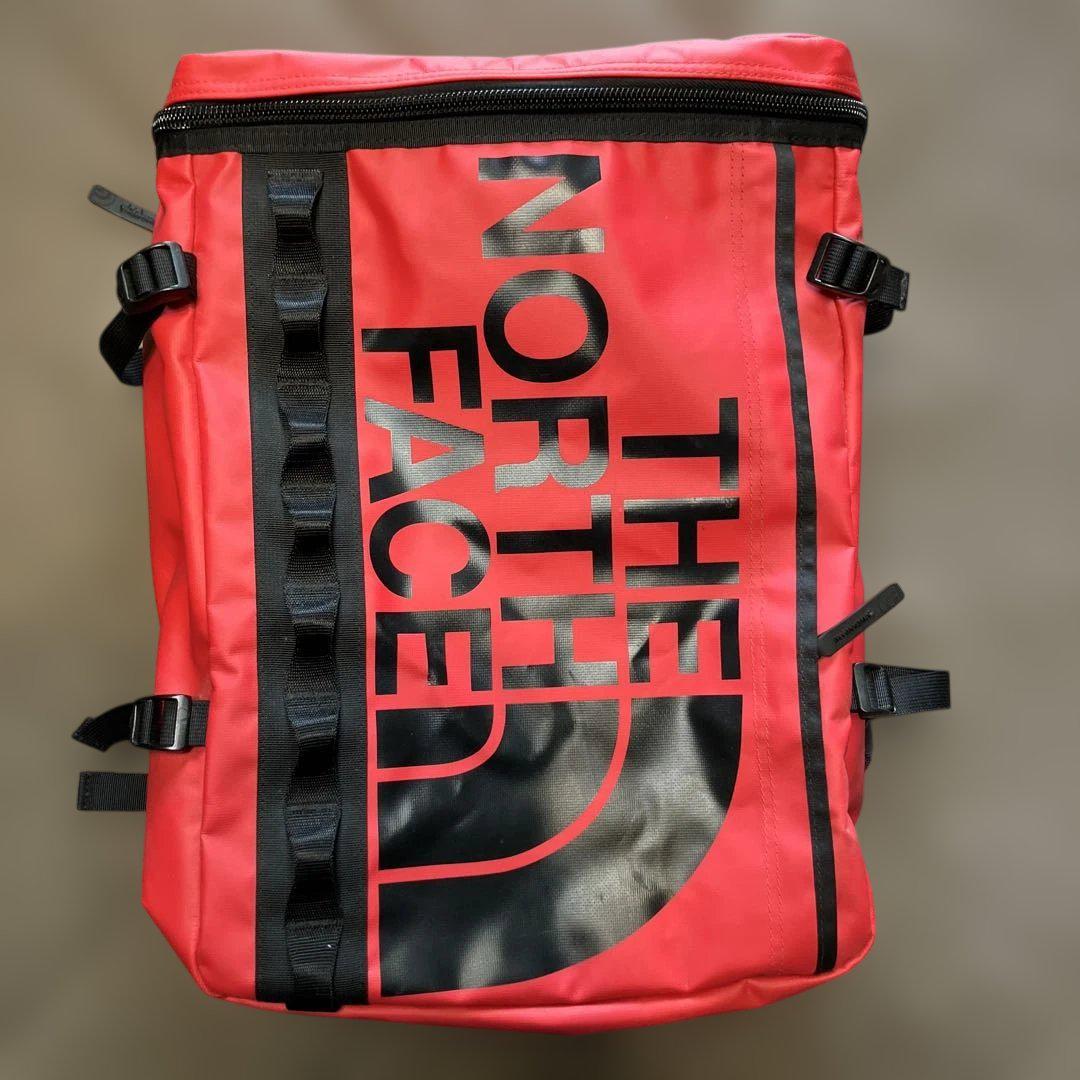 THE NORTH FACE ヒューズボックス レッド 4,700円