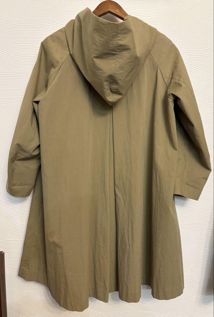 LOISIR フード付き　カーキ寄りのベージュ色 ロングコート