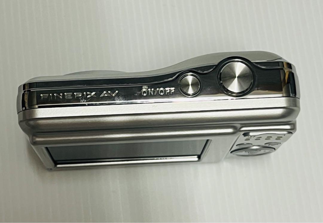 【動作確認済・単三電池駆動】Fujifilm FinePix AV250 動作確認済】FUJIFILM FinePix AV250 単3電池駆動 カメラ