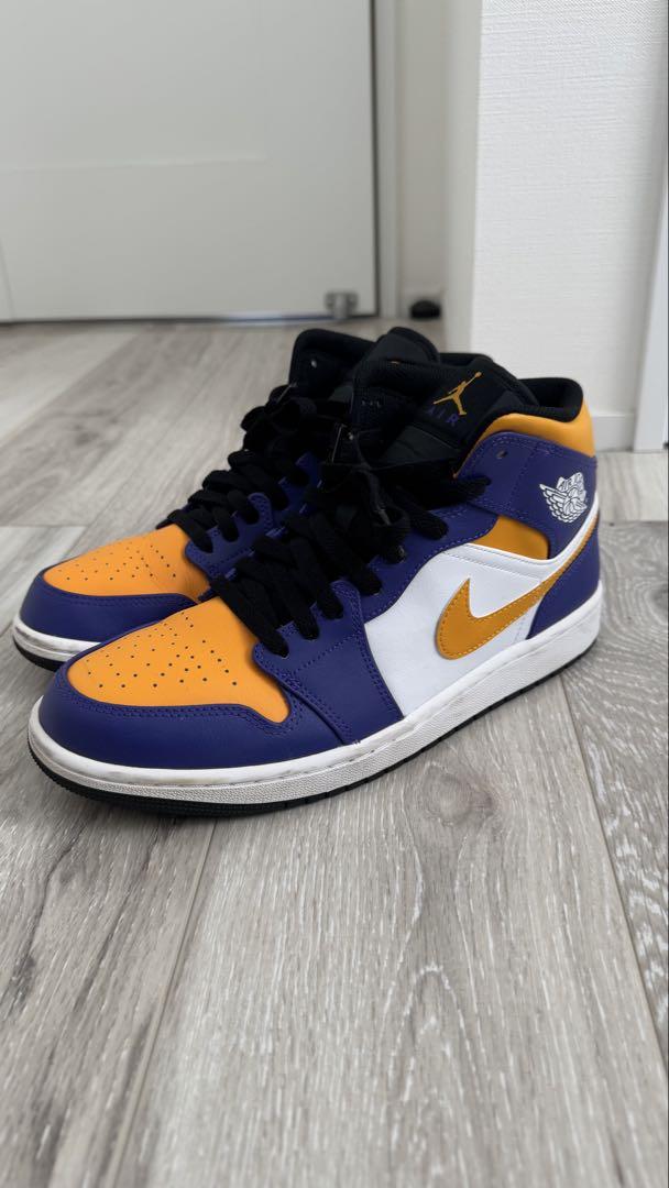 Nike Air Jordan ハイカットシューズ 紫/オレンジ Air Jordan “レイカーズ”ハイカットシューズ 紫/オレンジ