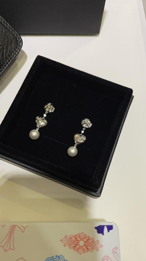 Chrome Hearts パール付きイヤリング