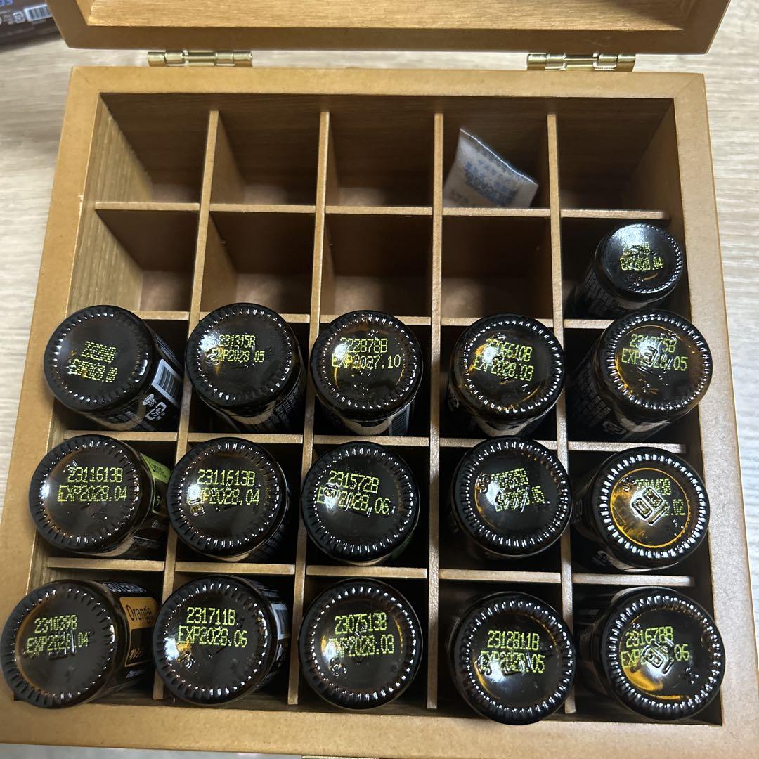 doTERRA エッセンシャルオイル16本 木箱 収納ボックス