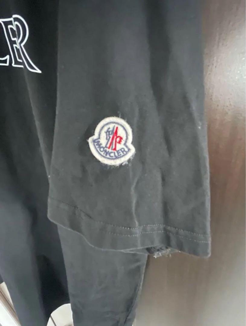 MONCLER ブラック Tシャツ