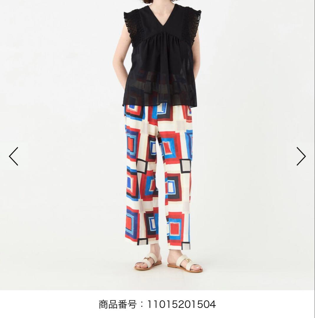 黒のフリルノースリーブトップスM TOMORROWLAND