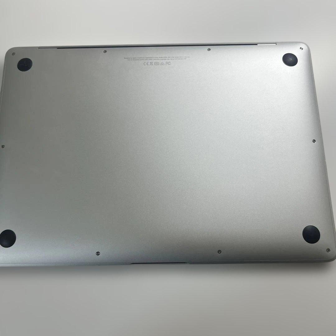 Apple MacBook Airシルバー 本体　13インチ