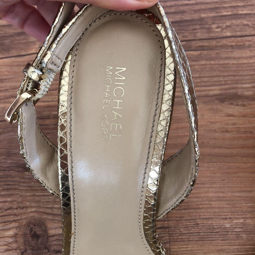 値下げ❣️美品定価¥4万 マイケルコースゴールドサンダル ミュール7.5 ...