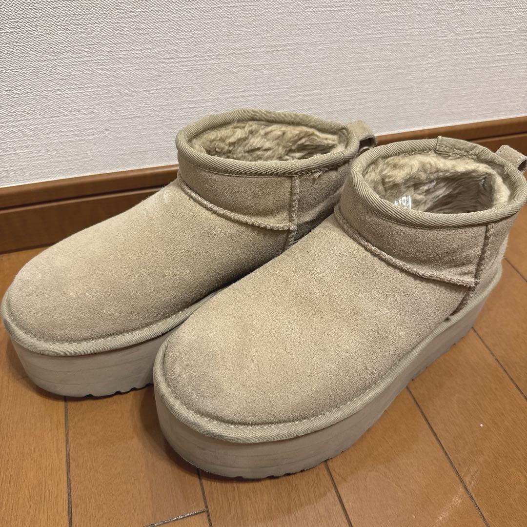 UGG アグ　クラシック ウルトラ ミニ プラットフォーム