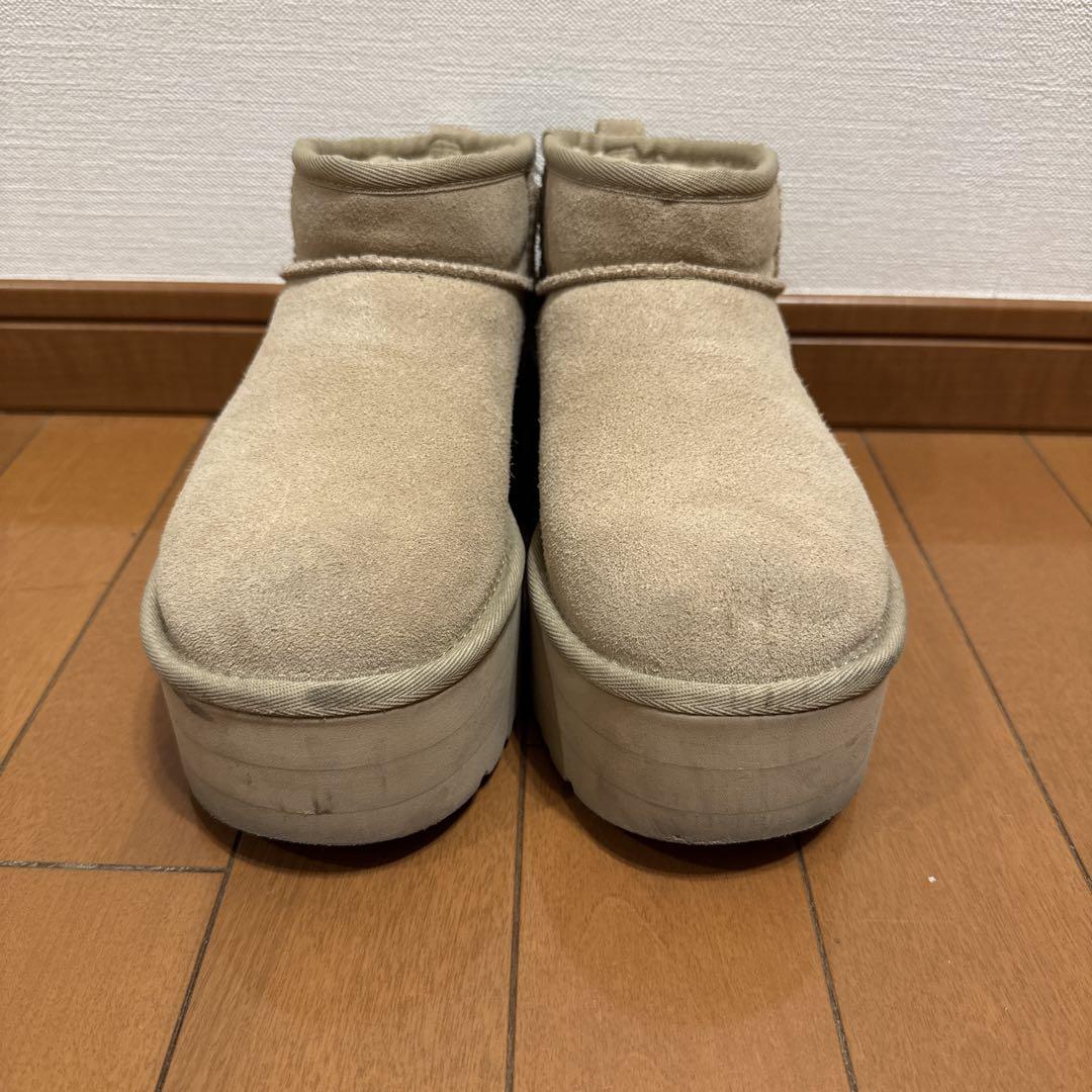 UGG アグ　クラシック ウルトラ ミニ プラットフォーム