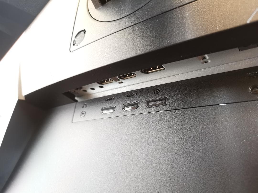 ASUS TUF Gaming 曲面モニター VG32VQ WQHD 144Hz ASUS TUF Gaming 曲面モニター VG32VQ WQHD 144Hz