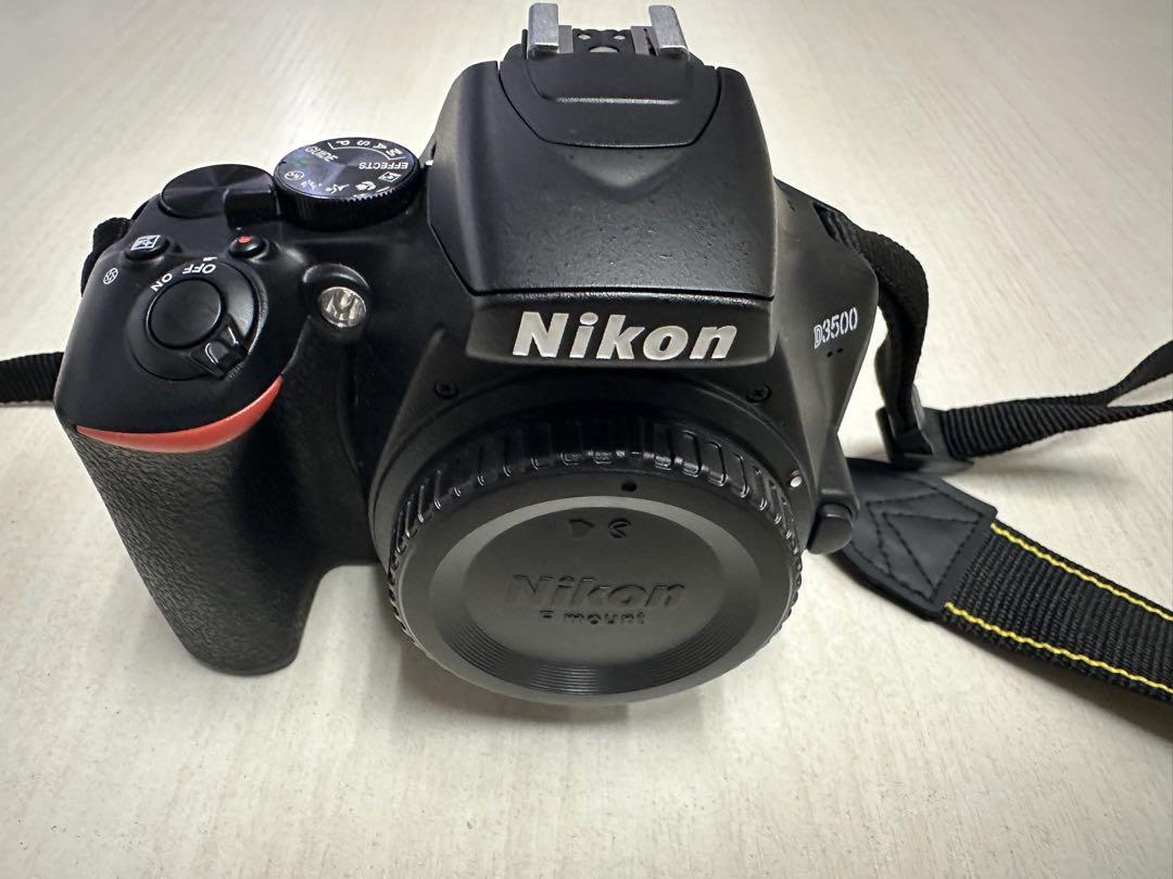 デジタルカメラ　Nikon D3500 18-55mm 充電器あり