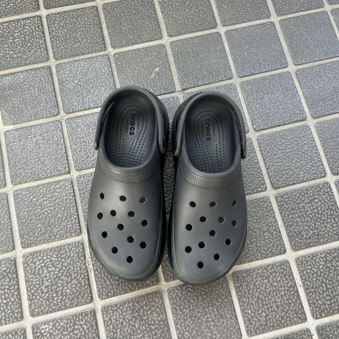 crocs クロックス メガクラッシュ MegaCrush 黒 厚底 サンダル