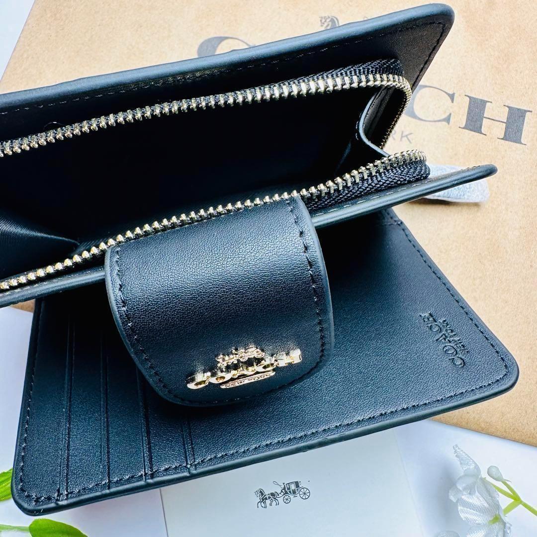 COACH 折りたたみ財布　新品未使用美品 新品 未使用 COACH コーチ 財布 ホワイト 白 折りたたみ